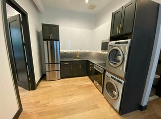 133 16th St #1B, Brooklyn, NY 11215