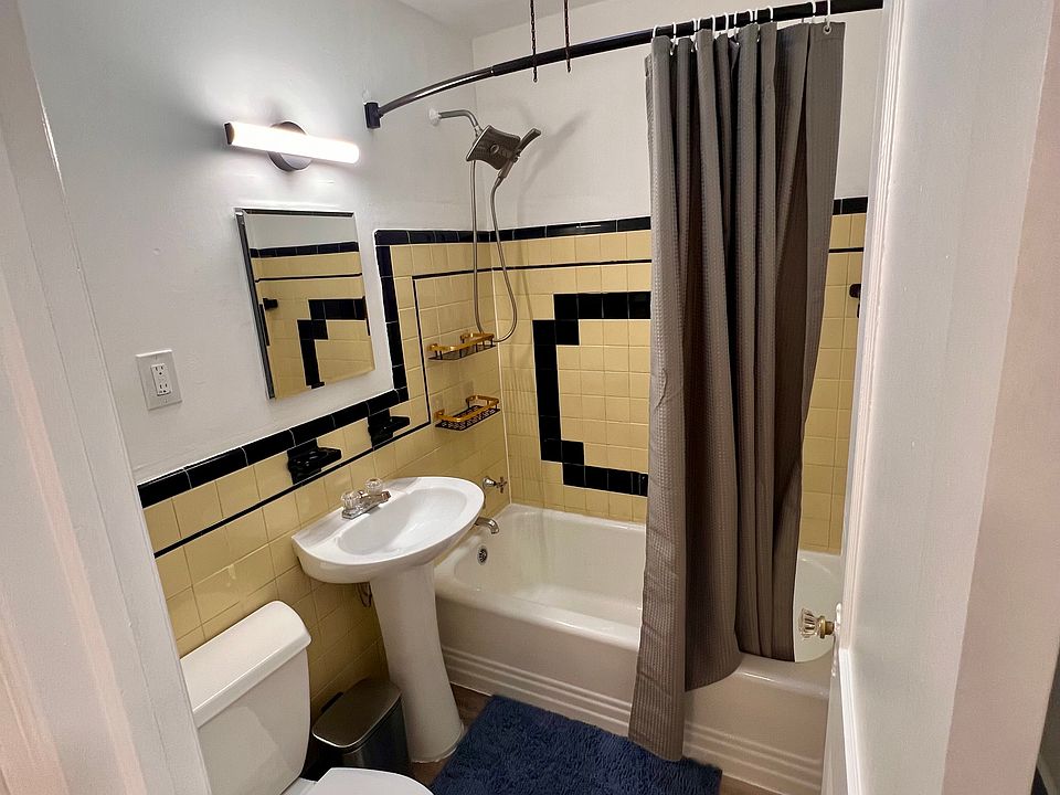 1st image of 3327 Oakmont St Floor 2