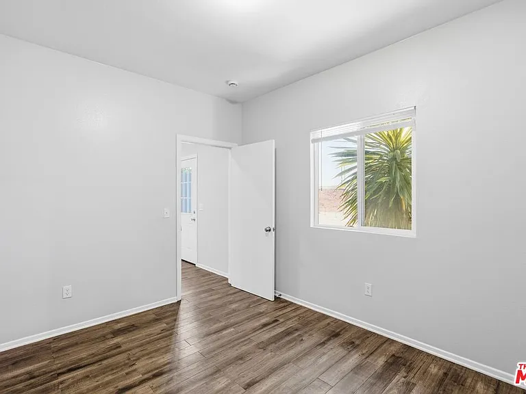 171 E 35th St #173-1/2 — Photo 22