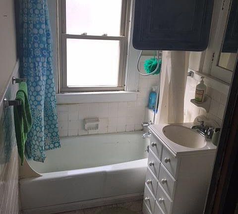 5th image of 1347 W 112th St