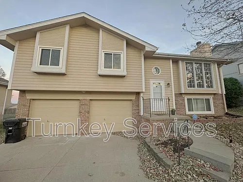 2107 Queen Dr Photo 1