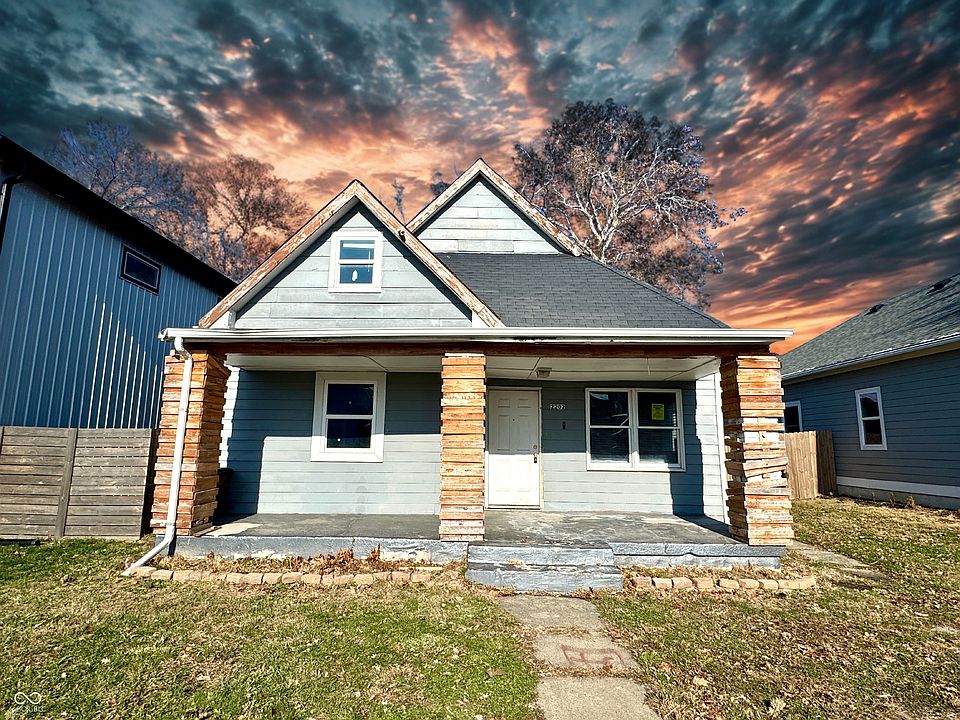 1st image of 2202 Woodlawn Ave