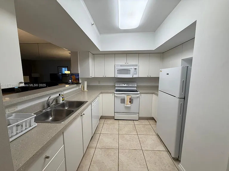 17375 Collins Ave #804 — Photo 5