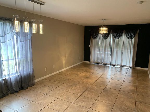5th image of 7822 Niagara Ave #301
