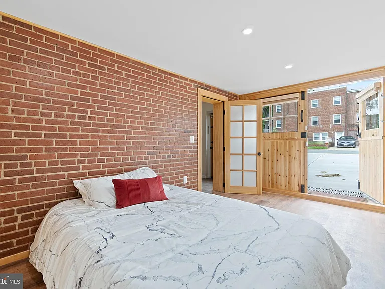 441 21st St NE #B — Photo 22