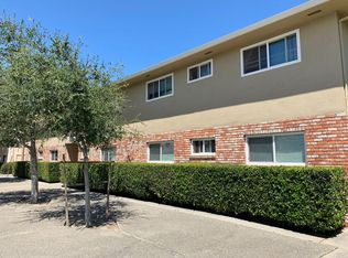 350 Nash Rd #11, Hollister, CA 95023