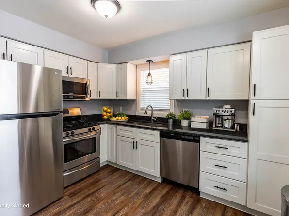 9036 Lexington Ave NE #2, Circle Pines, MN 55014