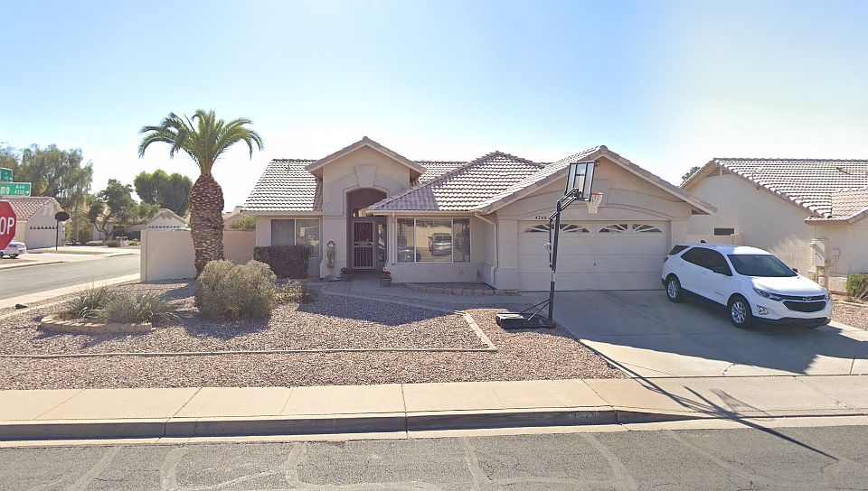 Front of House
(no basketball hoop on property)