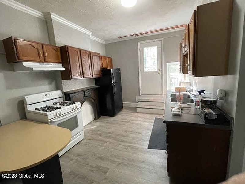 3rd image of 115 Lark Street