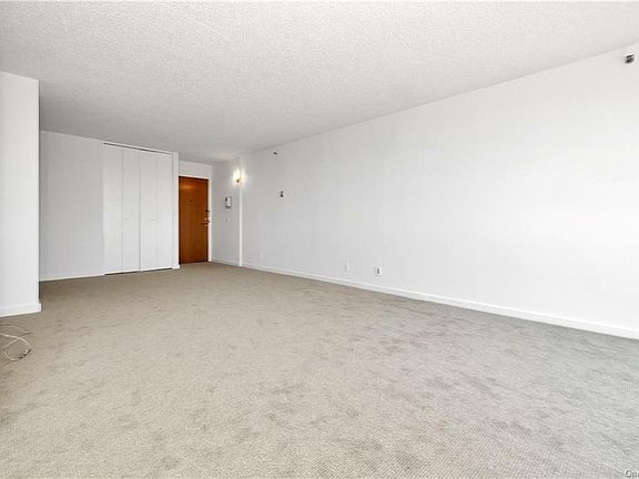 5th image of 14 Nosband Ave #15H