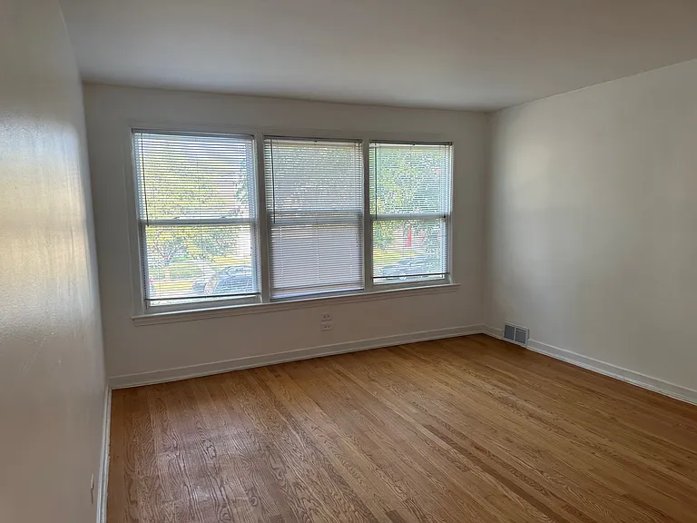 9040 Lamon Ave #1A — Photo 5
