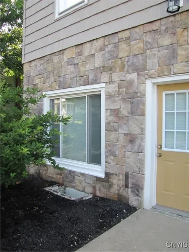 44 Westmoreland St Photo 1