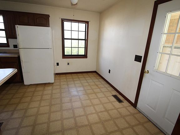 4th image of 136 County Road 1444