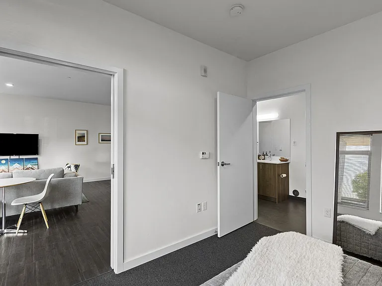 Range Apartments — Photo 7