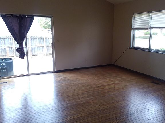 2nd image of 1318 Albert Ave