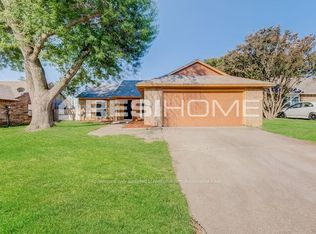 3006 Amberway Dr, Arlington, TX 76014