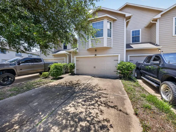 11515 Champions Green Dr, Houston, TX 77066