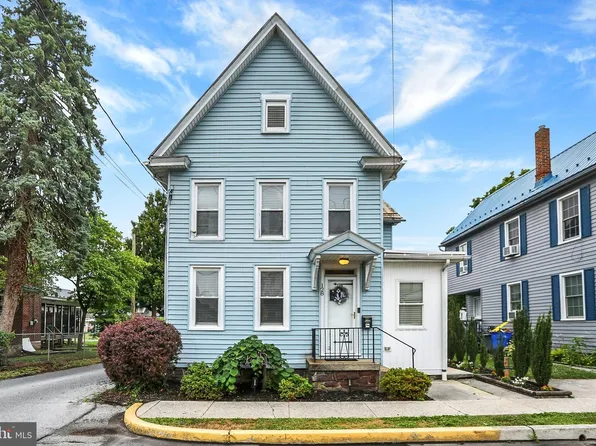 128 E Emaus St, Middletown, PA 17057