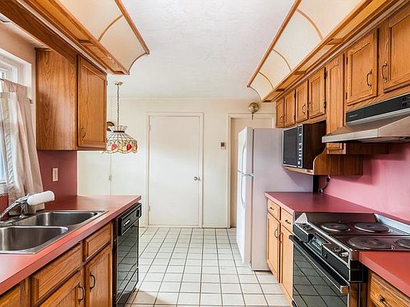 3rd image of 1113 Kapok Kove Cir