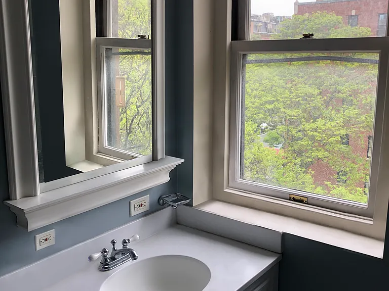 330 Dartmouth St #4S — Photo 11