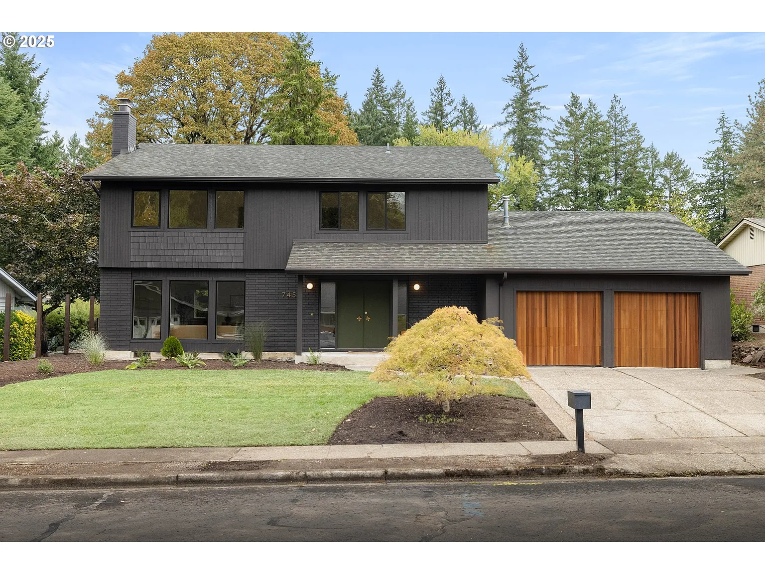 7450 SW Wilson Ave photo 1