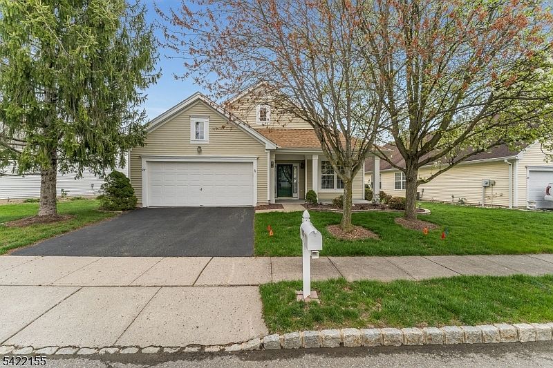 1st image of 107 Kensington Cir