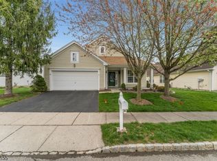 107 Kensington Cir, White Twp., NJ 07823