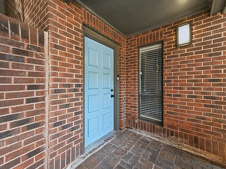 417 N Church St #A — Photo 2