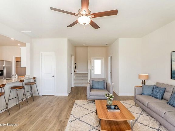 5th image of 409 Sunny Highlands Dr