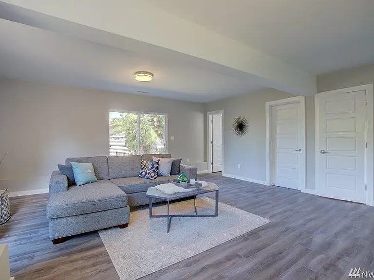 12302 SE 46th Ct — Photo 16