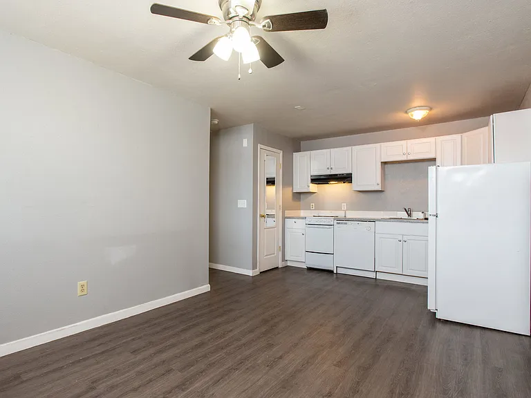 Brookside Apartments — Photo 2