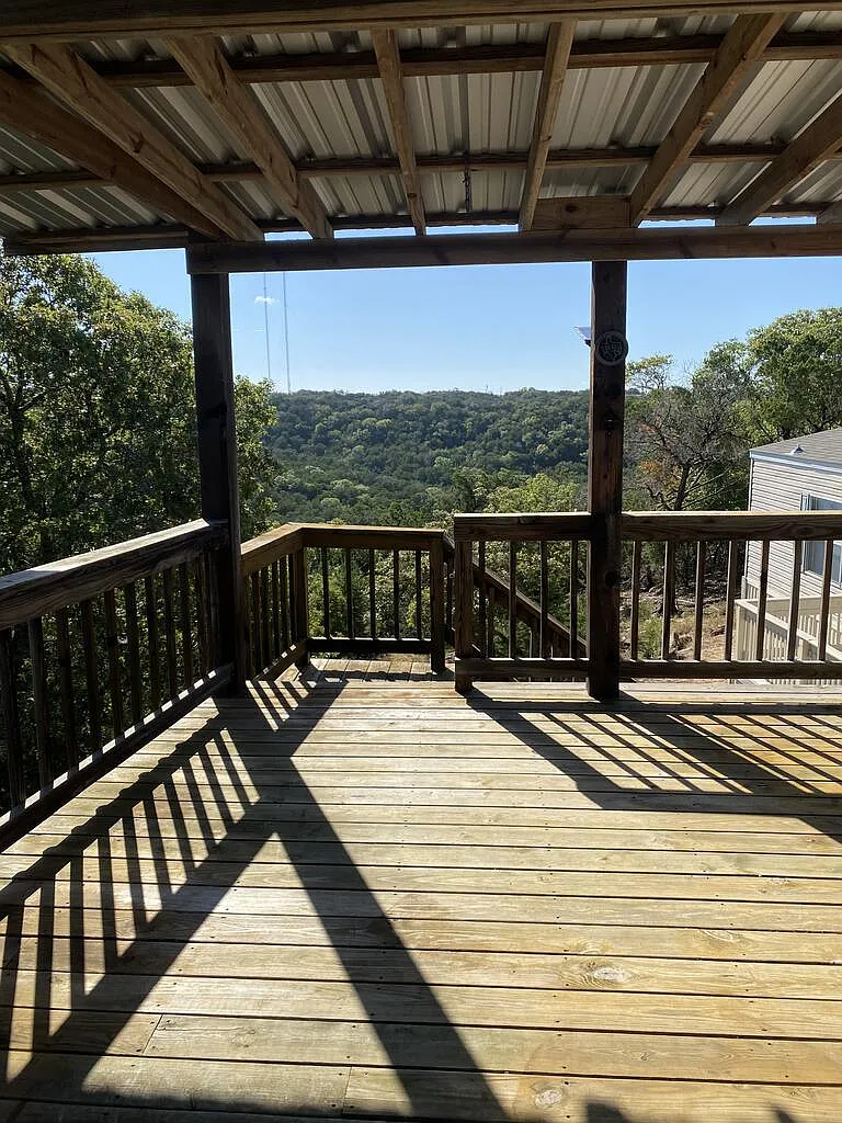 2 bed, 2.0 bath, 896 sqft, $1,600 — Photo 3