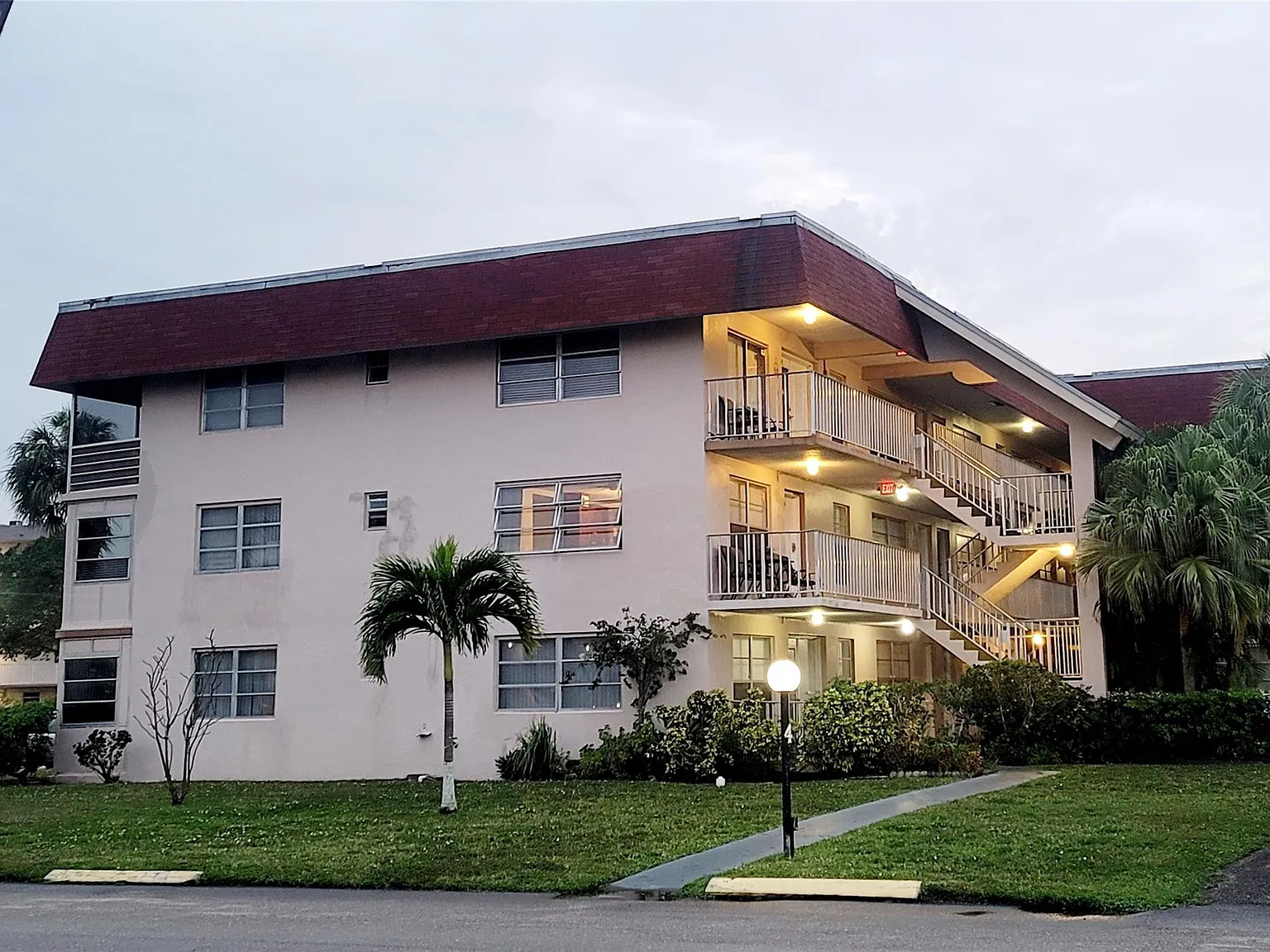 1 bed, 1.5 bath, 662 sqft, $1,400 — Photo 1
