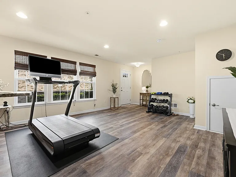 601 Pointe View Dr — Photo 42