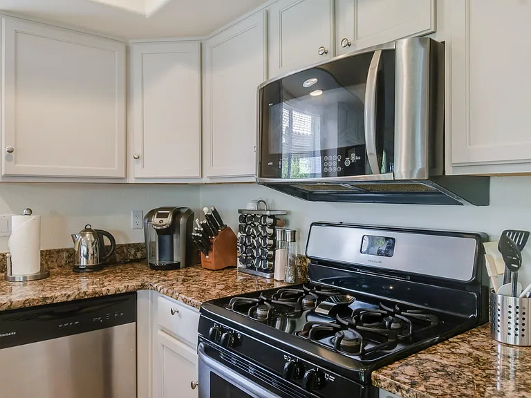 8627 Eagle Creek Dr NE — Photo 4