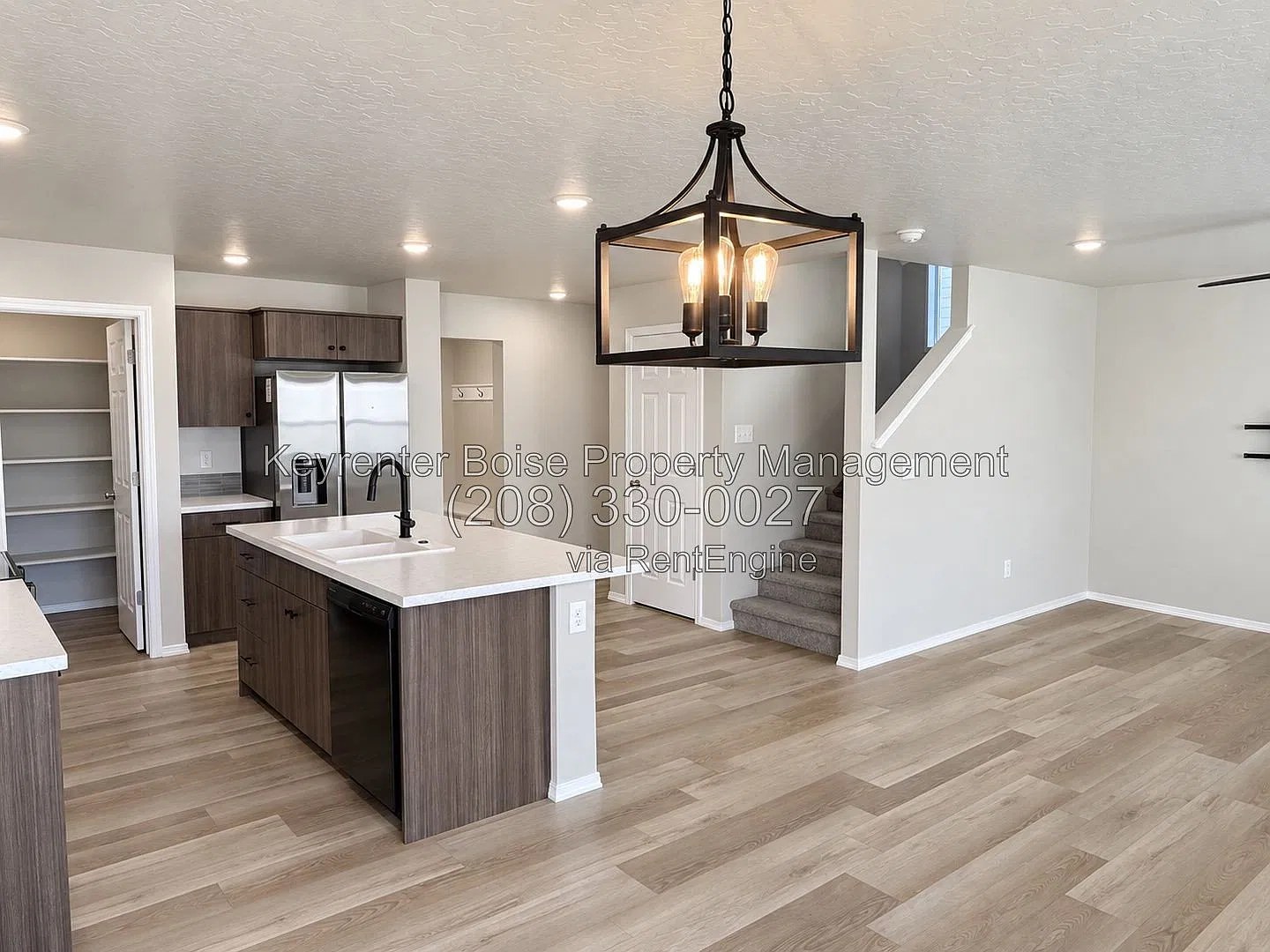 3 bed, 2.5 bath, 1650 sqft, $2,400 — Photo 4