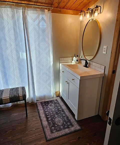 7403 FM 1624 — Photo 11