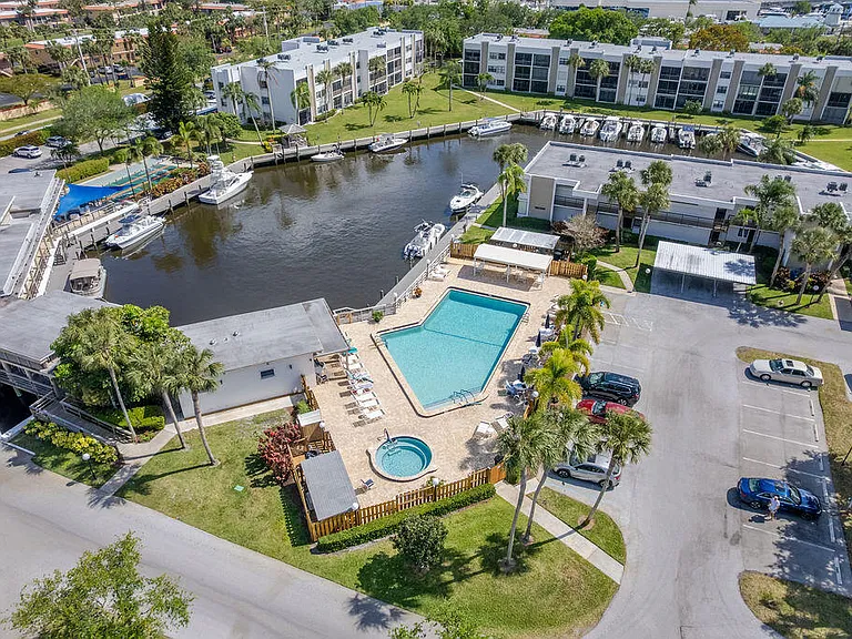 1950 SW Palm City Rd #14203 — Photo 35