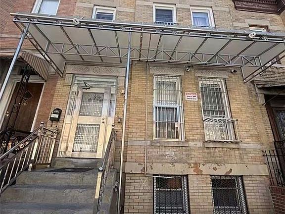 2nd image of 536 46th St