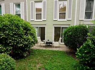 253 G St SW #112, Washington, DC 20024