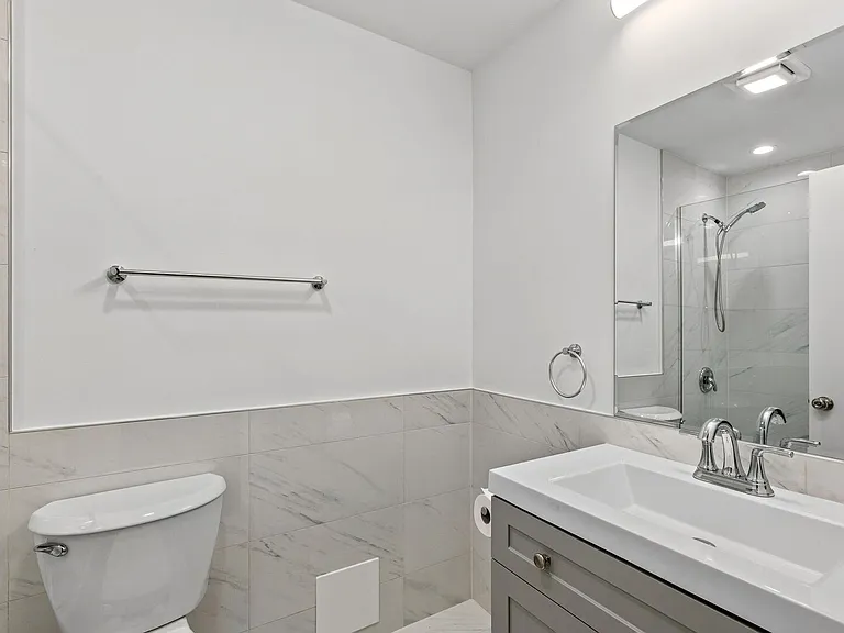 1365 N Sterling Ave #208B — Photo 11
