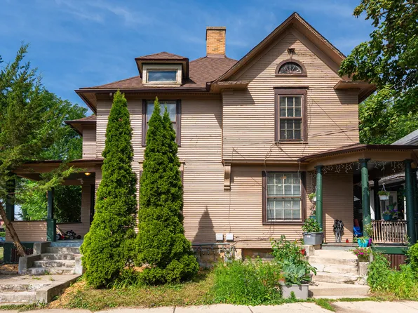 356-358 N Spring St, Elgin, IL 60120