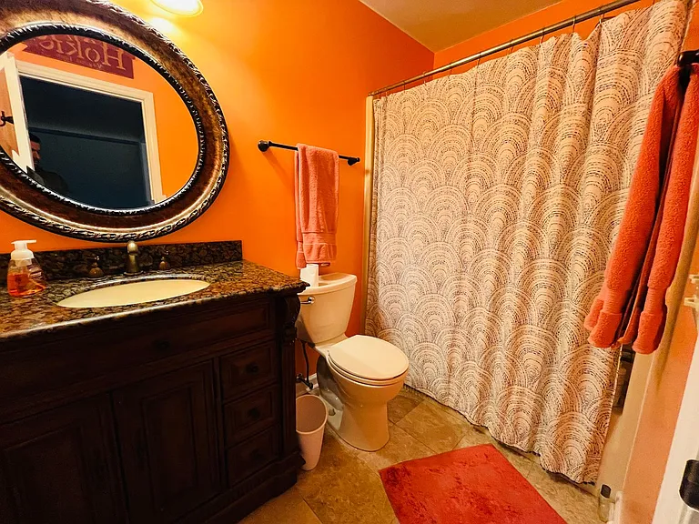 1018 Chateau Ct — Photo 9