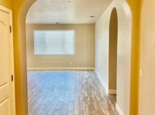 3195 N Morning Dove Ln, Hanford, CA 93230