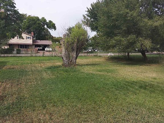 3rd image of 144 E Ash Ln