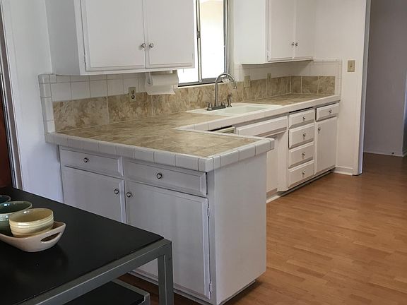 2nd image of 1734 W Ashland Ave