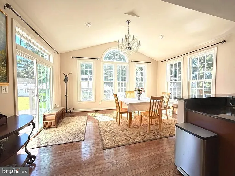 9804 Anvil Ct — Photo 8