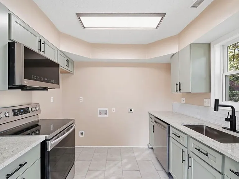 4930 Buford Ave #4930 — Photo 3