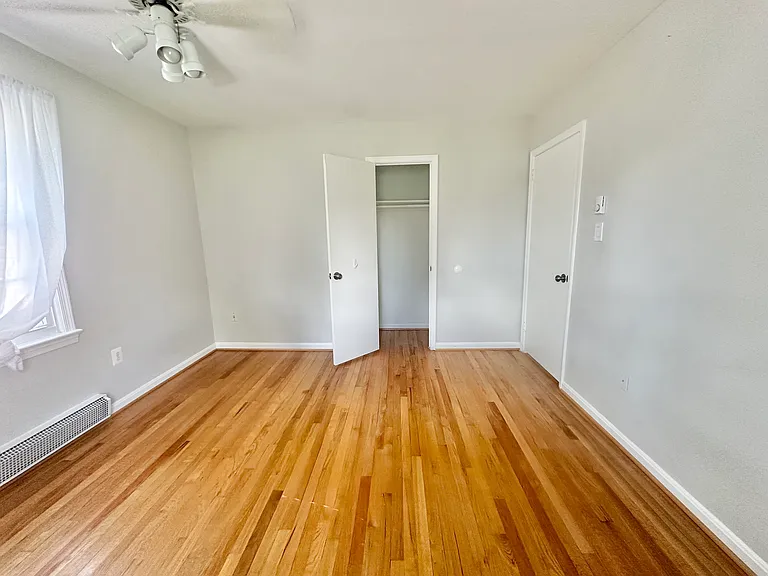 703 Kentland Dr — Photo 49