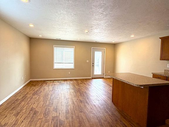 4th image of 708 3rd St NW